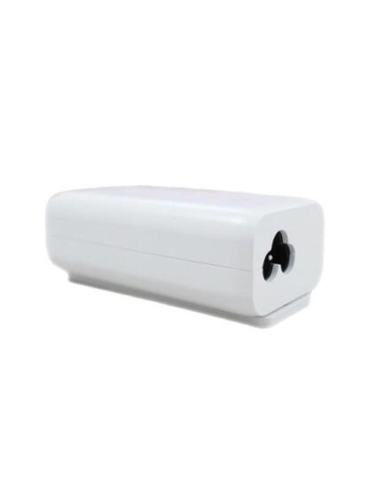 ADAPTADOR GENERICO COMPACTO CAPAZ DE ENTREGAR 30 W