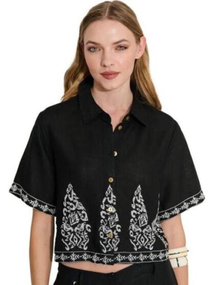 BLUSA CON BORDADO NEGRO HOLLY LAND - Image 2