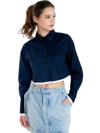 CAMISA CROP AZUL MARINO HOLLY LAND - Image 4
