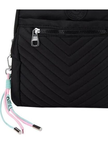 MOCHILA CAPITONADA CON LLAVERO NEGRO HOLLY LAND - Image 2