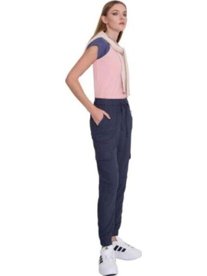 PANTALON CARGO DE LINO AZUL HOLLY LAND - Image 5