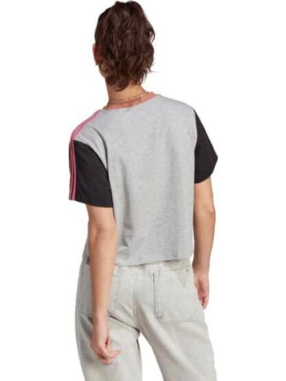 PLAYERA CORTA ESSENTIALS GRIS ADIDAS - Image 3