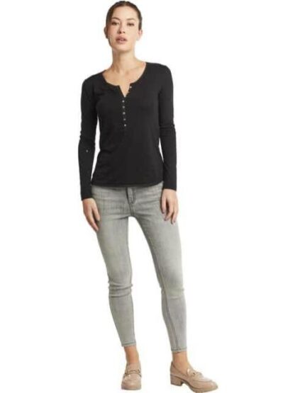 PLAYERA MANGA LARGA NEGRO HOLLY LAND