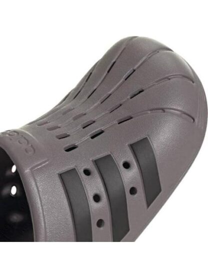 SANDALIA ADILETTE CLOG GRIS ADIDAS - Image 6