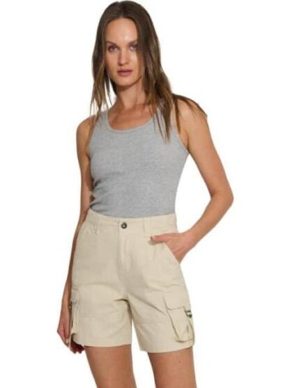 SHORT DE GABARDINA CON BOLSAS CARGO BEIGE HOLLY LAND