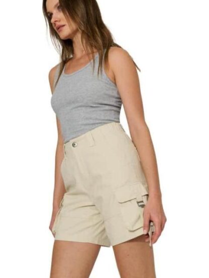 SHORT DE GABARDINA CON BOLSAS CARGO BEIGE HOLLY LAND - Image 3