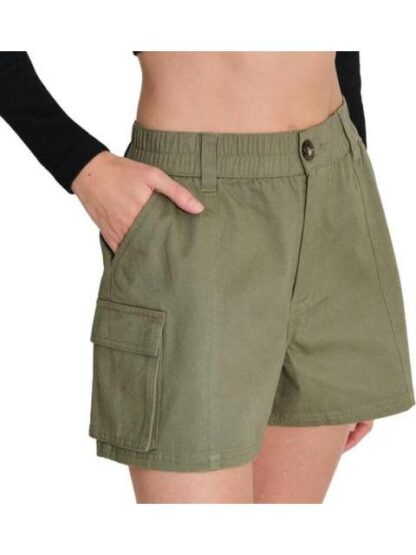 SHORT DE GABARDINA CON BOLSAS CARGO VERDE OLIVO HOLLY LAND - Image 4