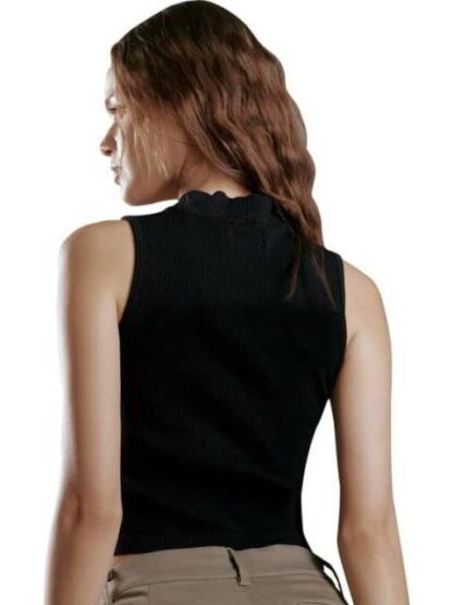 TOP CUELLO ALTO NEGRO HOLLY LAND - Image 2