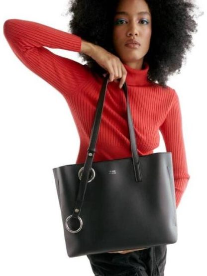 BOLSA TOTE CON LLAVERO NEGRO VI LINE - Image 4