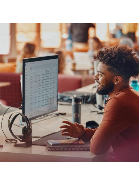 POLY AUDIFONOS VOYAGER FOCUS 2 ALAMBRICO USB INCLUYE BASE DE CARGA - Image 3