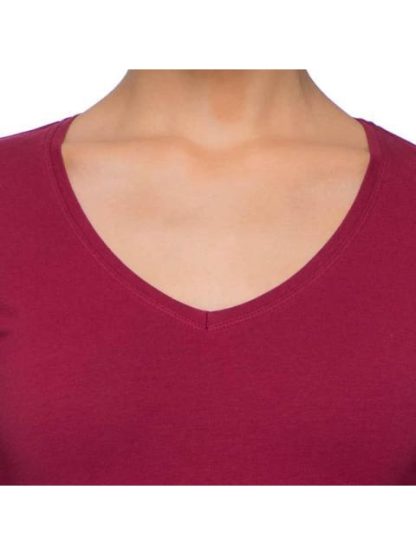 PLAYERA CUELLO V VINO HOLLY LAND - Image 6