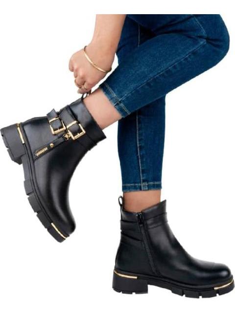 BOTA CON DETALLES METALICOS NEGRO TIERRA BENDITA