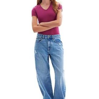 PLAYERA CASUAL CEREZA HOLLY LAND