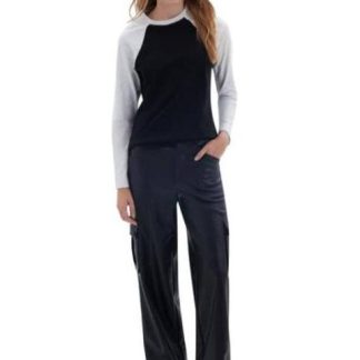 PLAYERA CASUAL NEGRO HOLLY LAND