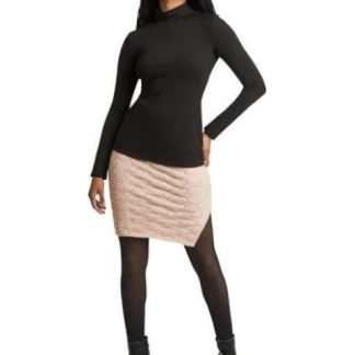 PLAYERA CUELLO ALTO NEGRO HOLLY LAND