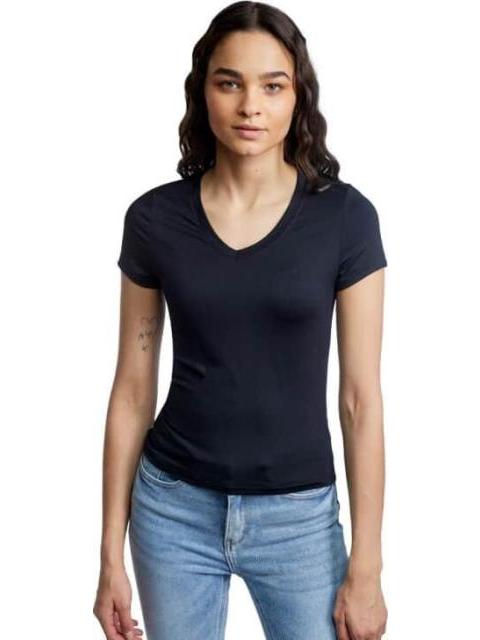 PLAYERA CUELLO V NEGRO HOLLY LAND