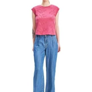 BLUSA CON DETALLES BORDADOS VINO HOLLY LAND