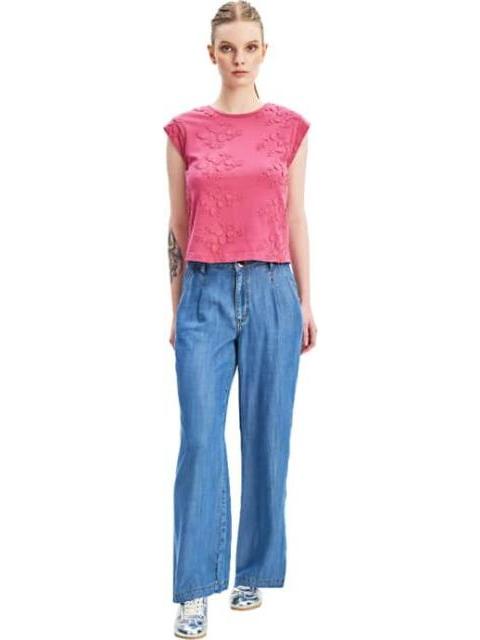 BLUSA CON DETALLES BORDADOS VINO HOLLY LAND