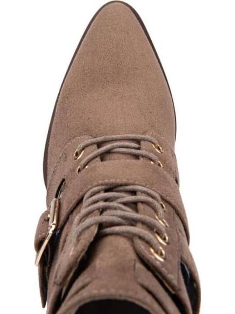 BOTA CON ABERTURA TAUPE TIERRA BENDITA - Imagen 3