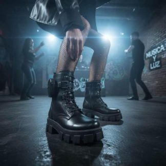 BOTA MILITAR CON BOLSA NEGRO BELINDA PEREGRIN