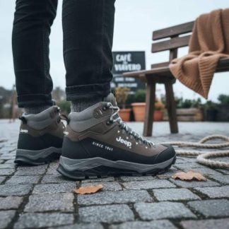BOTIN HIKER ANTIDERRAPANTE GRIS JEEP