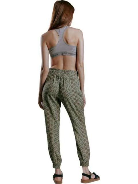 PANTALON JOGGER ESTAMPADO VERDE OLIVO PRIMARK - Imagen 5