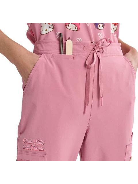 PANTALON PIJAMA QUIRURGICA DAMA PALO DE ROSA HELLO KITTY AND FRIENDS - Imagen 3