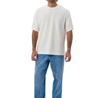 PLAYERA CUELLO REDONDO MARFIL HARD SODA