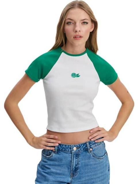 PLAYERA DAMA VERDE HOLLY LAND - Imagen 4
