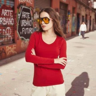 PLAYERA MANGA LARGA ROJO HOLLY LAND