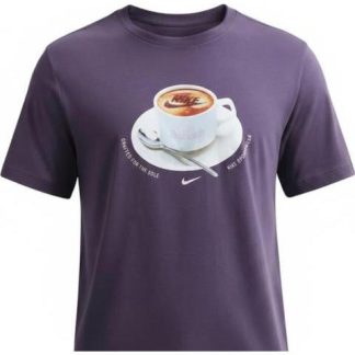 PLAYERA U NSW TEE STD CAFE SWOOSH MUG MORADO NIKE