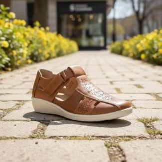 SANDALIA PERFORADA CAMEL SHOSH CONFORT