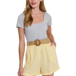 SHORT DE LINO CON CINTURON DE PAJA AMARILLO HOLLY LAND